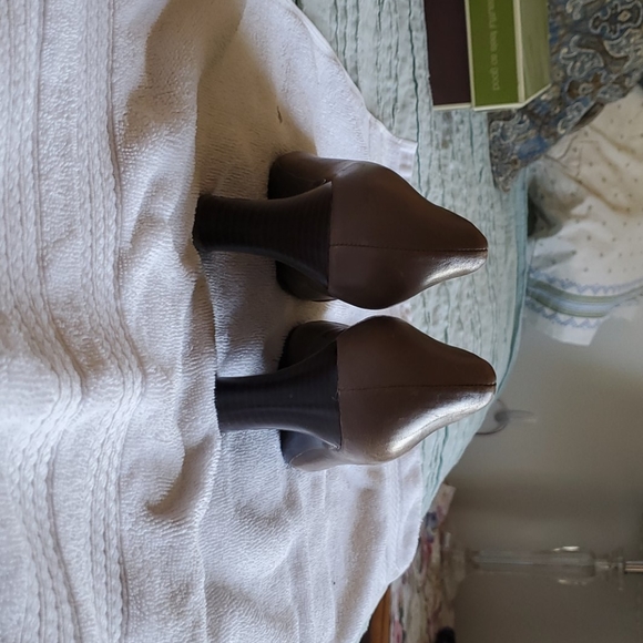 Brown heels - Picture 4 of 4